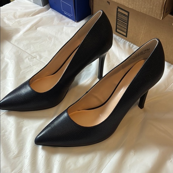 Jenn Ardor Black Classic Stiletto Heels - Picture 3 of 9